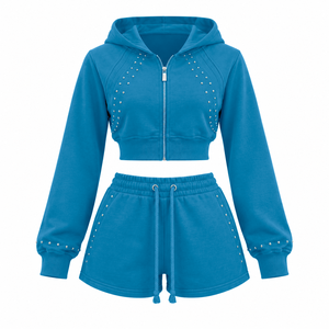 Sudadera con capucha personalizada plateada con pedrería y cremallera corta, de felpa de algodón, con pantalones cortos a juego para marcas de ropa urbana - Product Image 1