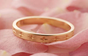 แหวนรูปดาวมินิมอล ชุบทองคำ 18K เงินแท้ 925 จาก Tanya Gems and Jewellery - Product Image 3
