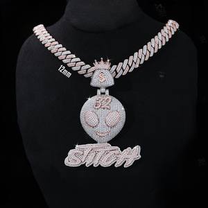 Colgante Alien Personalizado con Diamantes Moissanite VVS en Plata de Ley S925, Colgante Brillante Chapado en Oro Rosa - Product Image 2