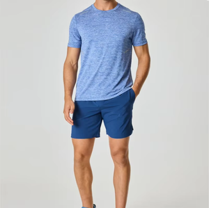 ชุดเสื้อยืดคอกลมพิมพ์ลายสไตล์สตรีทสำหรับผู้ชายและกางเกงขาสั้น ชุดเสื้อยืดออกกำลังกายกลางแจ้งและกางเกงวิ่งแบบสองชิ้น - Product Image 4