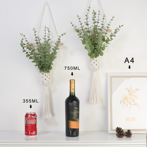 Tapisserie murale en macramé rayé bohème en coton avec décorations à pompons, écologique, couleur naturelle, unisexe, pour usage intérieur - Product Image 2