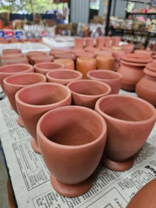 Taza Cilíndrica de Terracota Hecha a Mano con Diseño Tradicional Indio - Apta para Lavavajillas, Ecológica, 300 ml, para Beber Té, Leche Fría - Product Image 3