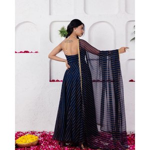 Robe Anarkali de créateur - Bas de robe et dupatta pour soirée, taille XS, en tissu organza, silhouette trapèze, taille empire - Product Image 6