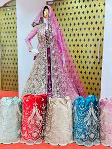 Nouveau Heavy Velvet Mastani Style Lehenga Choli Set avec Jarkan Stone Bridal Shrug Dupatta pour les fêtes d'hiver Collection Tendance - Product Image 3