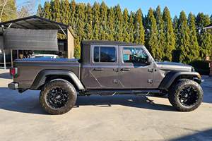 Jeep G-ladiator <span class=keywords><strong>Sport</strong></span> 4x4 2020 Usado en Buen Estado, Motor V6 de 3.<span class=keywords><strong>6</strong></span> Litros, Kit de Elevación de 2 Pulgadas, Techo Descapotable Plegable - Product Image 4