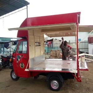 Chariot alimentaire électrique compact à trois roues conçu pour la vente de hot-dogs, pizzas, café, glaces et bonbons, idéal pour les startups - Product Image 2