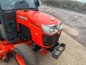 Precio de Fábrica de Alta Calidad para Mini Tractor B2350 25HP 4WD COMPACTO, Tractor Agrícola con Transmisión por Engranajes, Garantía de 3 Años - Product Image 3