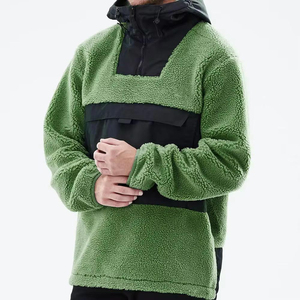 เสื้อฮู้ดผู้ชายสีเขียว ผ้าฟลีซ ทรงปกติ กันลม สวมใส่สบายในฤดูหนาว มีกระเป๋าเสื้อ ดีไซน์เชอร์ปา ผ้าขนสัตว์ 100% กันน้ำ - Product Image 4