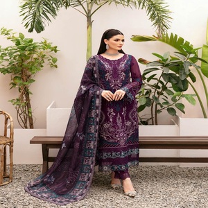 Robes pakistanaises cousues en gros costumes 3 pièces en mousseline de soie de marque originale par Ramsha vêtements indiens et pakistanais ensemble Kurta - Product Image 4