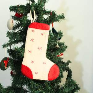 Calcetín Navideño de Lana Hecho a Mano, Ecológico, Suave, Rojo y Blanco, Mini Adorno Colgante, Decoración Clásica - Product Image 5