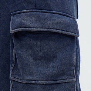 Shorts pour hommes délavés à l'acide avec poches cargo et logo personnalisable à prix avantageux pour les acheteurs en gros, coupe décontractée et tendance - Product Image 5