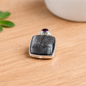 Pendentif unique en hypersthène et grenat, en argent sterling 925 plaqué or rose et or jaune, bijou artisanal en pierres précieuses, unisexe - Product Image 3