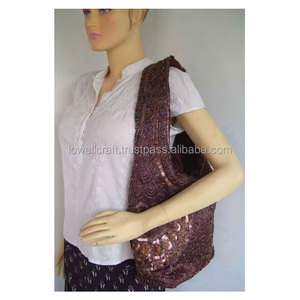 Sac Hobo Indien Vintage Brodé Couleur Unie pour Femme, Sac à Bandoulière de Luxe Perlé Fait Main par un Designer - Product Image 3