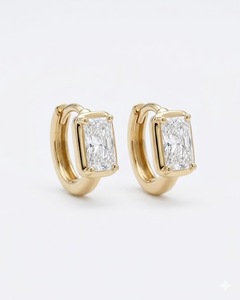 Pendientes de Aro con Diamantes Cultivados en Laboratorio con Corte Radiante, Oro de 14K, Aros Minimalistas con Diamantes, Joyería Delicada para Uso Diario, Regalo para Mujer - Product Image 1