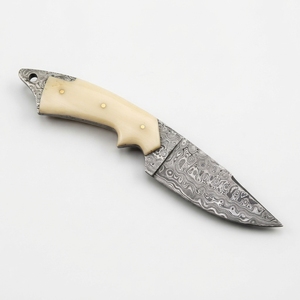 Couteau de chasse, de camping et de bushcraft à lame fixe en acier Damas forgé sur mesure avec manche en os, vente en gros OEM - Product Image 1