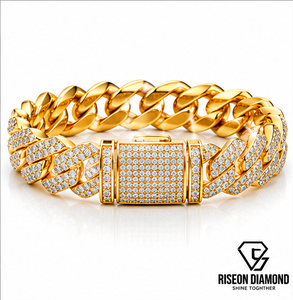 Bracelet de luxe pour homme en or jaune 18 carats, maille cubaine, entièrement pavé de diamants, fermoir boîte, avec accents de diamants de laboratoire, bracelet de poignet statement - Product Image 1