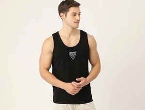 Camiseta sin mangas de algodón negra para hombre, cuello redondo, color sólido, transpirable, informal, con logo impreso en la parte delantera - Product Image 6