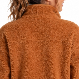 Giacca in pile Sherpa personalizzata da donna, calda, morbida, comoda, leggera, elegante, di qualità, moderna, da viaggio. - Product Image 5