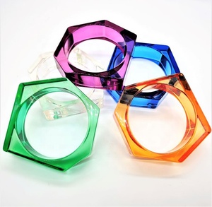 Conjunto de Brazaletes de Resina Irregulares, Joyería Artística de Moda, Escultura Hecha a Mano Multicolor, Accesorio Decorativo - Product Image 3