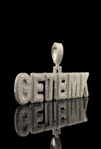 จี้รูปไอคอนฮิปฮอปประดับเพชร CZ แบบฟรอสต์ - Product Image 2