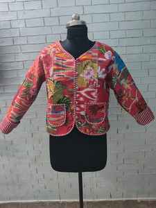 Chaqueta de Invierno Acolchada Vintage Corta para Mujer de la Mejor Calidad, Chaqueta Kantha de Algodón Hecha a Mano con Múltiples Parches, Chaqueta Informal con Estampado Floral - Product Image 3