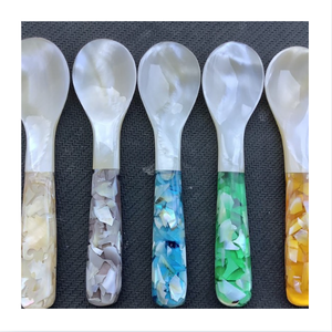 Cuchara de Nácar Auténtica Hecha a Mano, Herramienta Decorativa para Caviar, Suministro al por Mayor para Distribución en el Mercado Internacional - Product Image 1