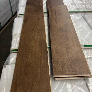 Planche de parquet contrecollé en chêne blanc à 2 couches, 6 po x 3/8 po (10/3 mm x 24-75 po), avec rainures et languettes, finition Noyer Brun Caractère-Naturel - Product Image 5