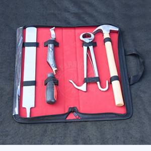 Kit de herramientas de herrador de alta resistencia para el cuidado de pezuñas con cuchillo de pezuña de latón negro, alicates para recortar pezuñas de potros, martillo de herrador y lima raspadora - Product Image 1