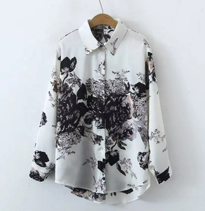 เสื้อเชิ้ตผู้หญิงลายพิมพ์สวยหรู สวมใส่สบายสำหรับฤดูใบไม้ผลิและฤดูร้อน ระบายอากาศได้ดี พร้อมงานปักและตกแต่งกระดุม  โลโก้ติดด้านหน้า - Product Image 3