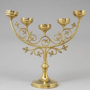 Grand Decorative Metal Candelabra For Banquet Table Centerpiece With Elegant Artistic Iron Craft Design - Product Image 1