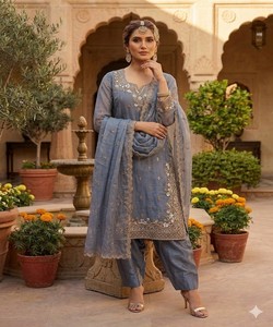 Elegante Salwar Kameez de Seda Azul con Dupatta Bordada, Traje Tradicional Indio para Bodas, para Mujer, 85277 AC-7109 - Product Image 1