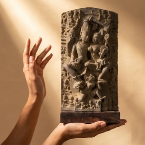 Statue de Vishnu Lakshmi 12 pouces, artisanat traditionnel en pierre |   Réplique du Musée d'Art du Temple Hindou Ancien - Product Image 1