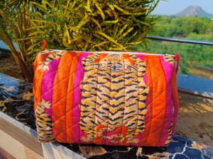 Multi-Function Quilted Cosmetic Bag Block Print Boho Make up Storage Pouch Portable Zipper Toiletry Pouch Wholesale <b>Vanity</b> <b>Case</b> - Product Image 5