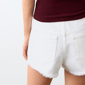 Shorts de Mezclilla Casuales y Cómodos para Mujer con Bolsillos Laterales y Presillas para Cinturón, Logotipo Personalizado / Diseño Inspirado en Tendencias 2026 - Product Image 2