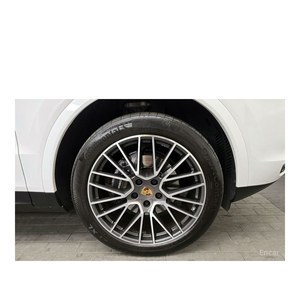 Porsche Cayenne 3.0 2024 avec boîte automatique, 99 674 km, sièges en cuir, caméra de recul, conduite à gauche - Product Image 5