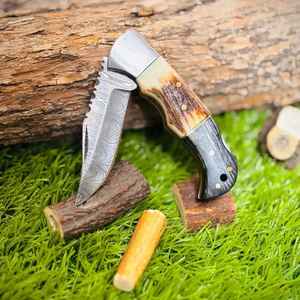 Navaja de bolsillo plegable de acero de Damasco hecha a mano con mango de madera y funda de cuero, compatible con OEM, para uso diario. - Product Image 5