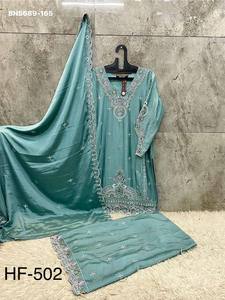 Collection de vêtements de festival Aamzing Color, dernière collection, ensemble kurta-plazo et dupatta en chinon avec broderies, fournisseur d'Inde. - Product Image 5