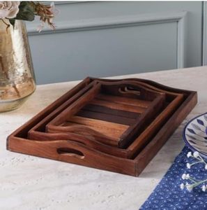Plateau de service moderne en bois d'acacia fait main avec poignée, design à lattes polies, idéal pour baptêmes, thé, café et services de restauration petit-déjeuner - Product Image 3