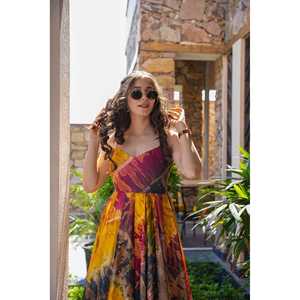 Vestido de Noche con Estampado Floral de Diseñador, Hermoso Vestido de Fiesta - Product Image 2