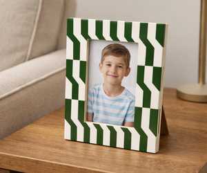 Cadre photo géométrique de luxe en os incrusté, fait main, pour la décoration moderne de la maison, du bureau et des intérieurs haut de gamme - Product Image 1