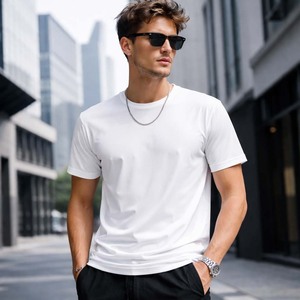 T-shirt blanc minimaliste respirant et à séchage rapide pour homme – Idéal pour la gym et le sport en été - Product Image 3