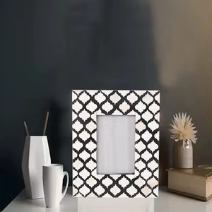 Cadre photo de luxe noir avec incrustation d'os, fait main, motif floral, pour décoration de table ou de bureau, maison ou bureau - Product Image 4