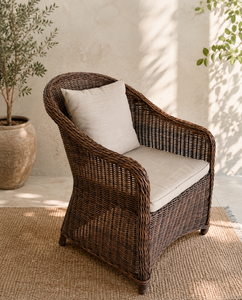 Fauteuil de jardin moderne en rotin tressé marron, imperméable, avec coussin, pour balcon extérieur, idéal pour la salle à manger et l'hôtellerie - Product Image 1