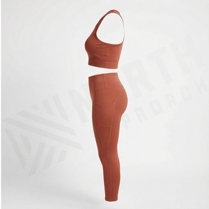 Ensemble de yoga pour femmes, design élégant, vêtements de sport pour femmes, vêtements de sport pour la salle de sport, vêtements de fitness, vêtements de sport athlétiques, vêtements d'entraînement, vêtements d'exercice - Product Image 3