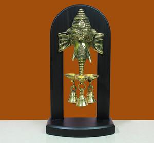 Máscara de Ganesha de Latón Premium con Tres Diyas y Campana, Estatua Chapada en Oro, Decoración Religiosa para el Hogar, Hecha a Mano en Rajastán - Product Image 2