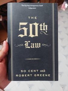 50th Law โดย 50 โรเบิร์ต เซ็นท์ กรีน หนังสือปกอ่อน ขายดีสำหรับผู้ใหญ่ เรื่องความสำเร็จและแรงบันดาลใจ ขนาด 6x9 นิ้ว - Product Image 1