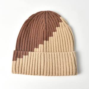 Gorros de Invierno con Degradado de Color, Gorros Personalizados al por Mayor, Calidad Constante, Colores y Tallas Clásicas de Streetwear - Product Image 3