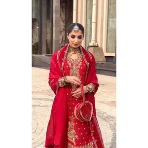 Elegante Conjunto de Kurti, Pantalón y Dupatta de Seda con Bordado Pesado y Lentejuelas, Traje Étnico de Diseñador, Listo para Usar, Vestido Festivo - Product Image 6