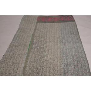 ผ้าห่มคันธาลายดอกไม้สไตล์วินเทจ ทำมือ ผ้าฝ้ายสองด้าน ใช้ได้ทั้งเป็นผ้าคลุมเตียงและผ้าห่ม ล้างทำความสะอาดได้ ตกแต่งสไตล์อินเดียโบโฮ - Product Image 4