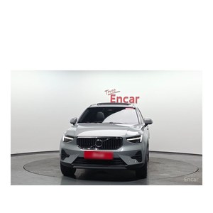 Volvo XC40 B4 2024, Ultra Brillante, Volante a la Izquierda, Caja de Cambios Automática, Asientos de Cuero, Cámara Trasera, Solo 13,018 km! - Product Image 2